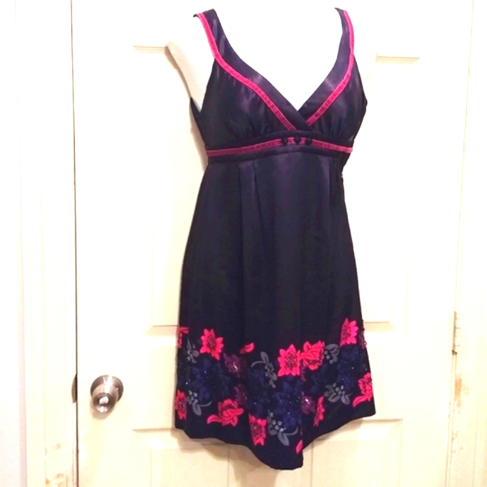Vintage Guess Y2K girlie pink & black embroidered floral teddy dress, size Small